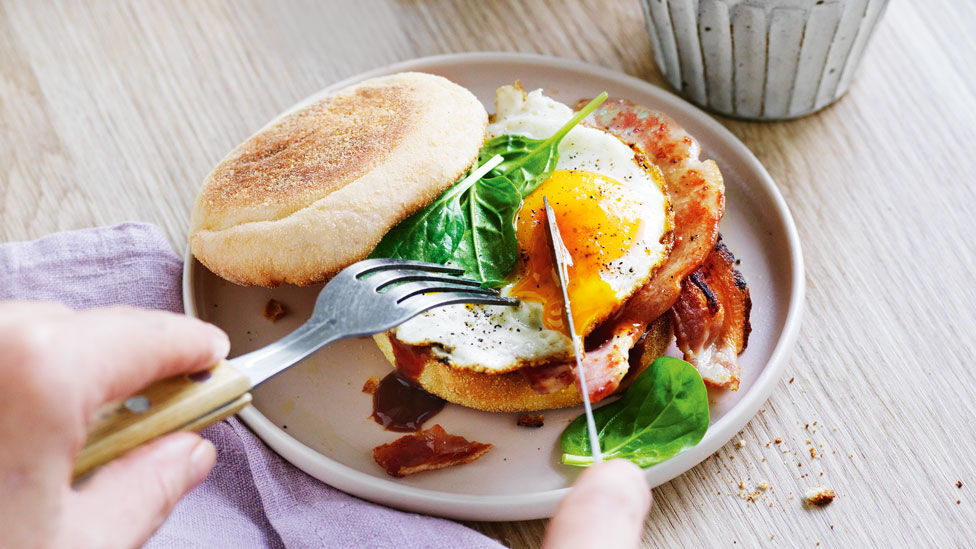 Maple bacon and eggs muffins 