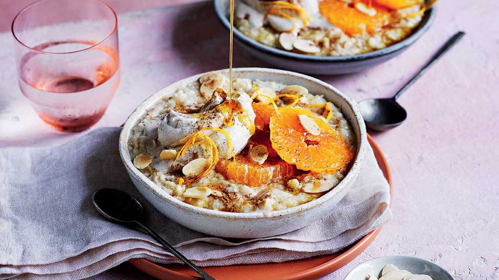 Cinnamon porridge with mandarin