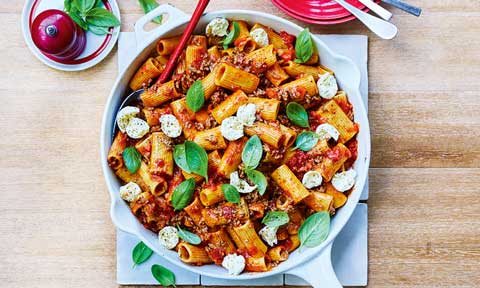 One pan bolognaise pasta