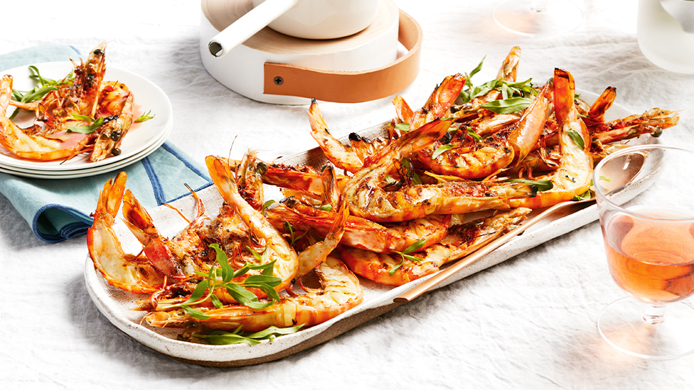 Barbecued prawns with rosé butter sauce