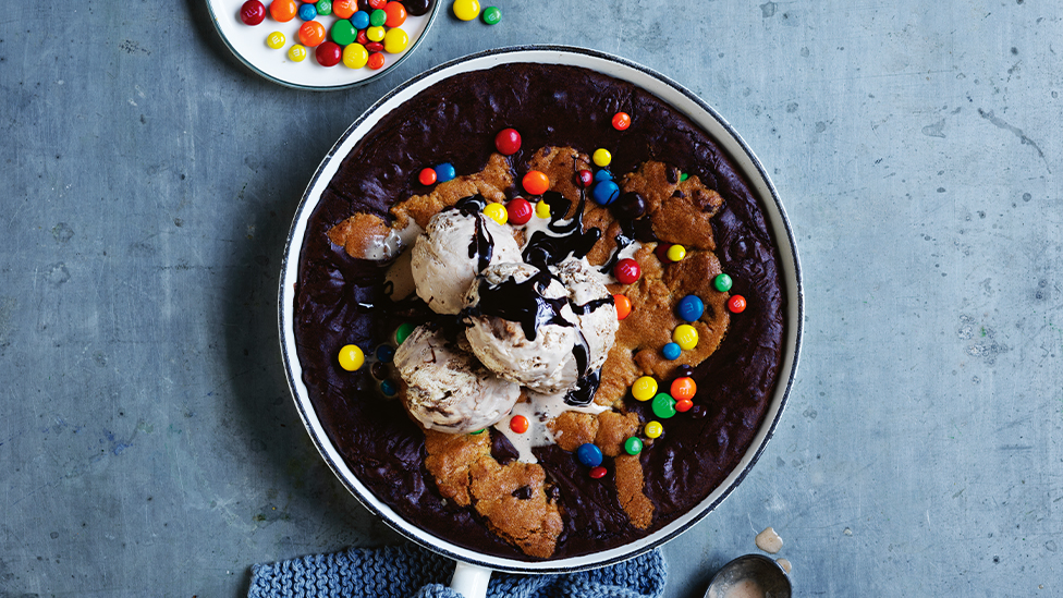 Brownie cookie skillet cake