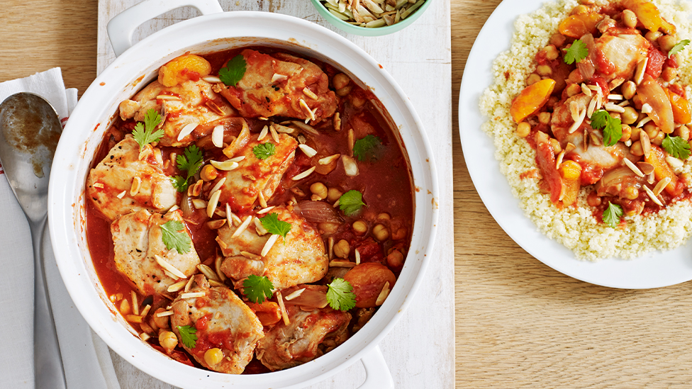 Chicken tagine with apricots and chickpeas