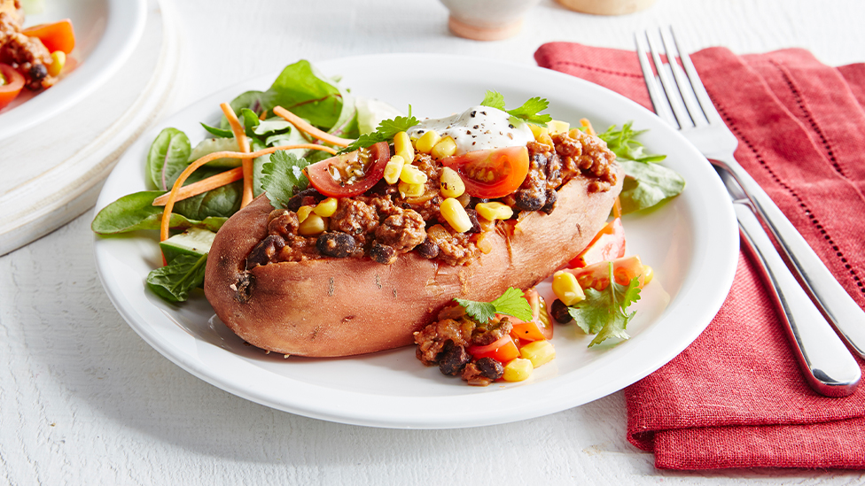 Chilli con carne baked sweet potatoes