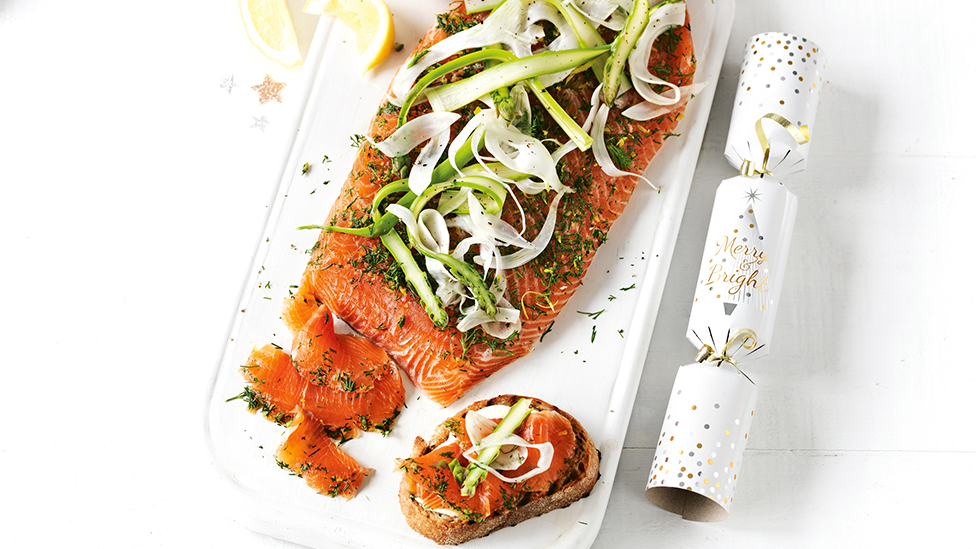 Citrus and dill salmon gravlax