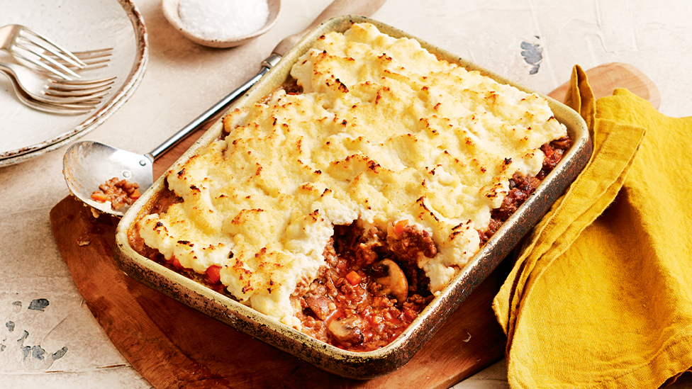 Cottage pie with cauliflower mash