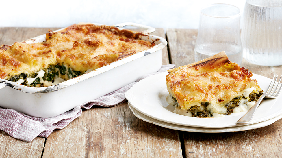 Creamy cauliflower and kale lasagne