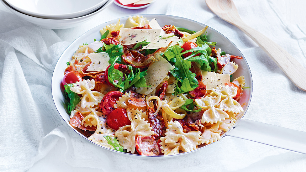 Creamy sun-dried tomato and pancetta farfalle