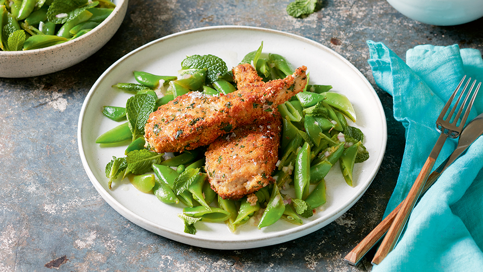 Crispy lamb cutlets with sugar snap peas and mint