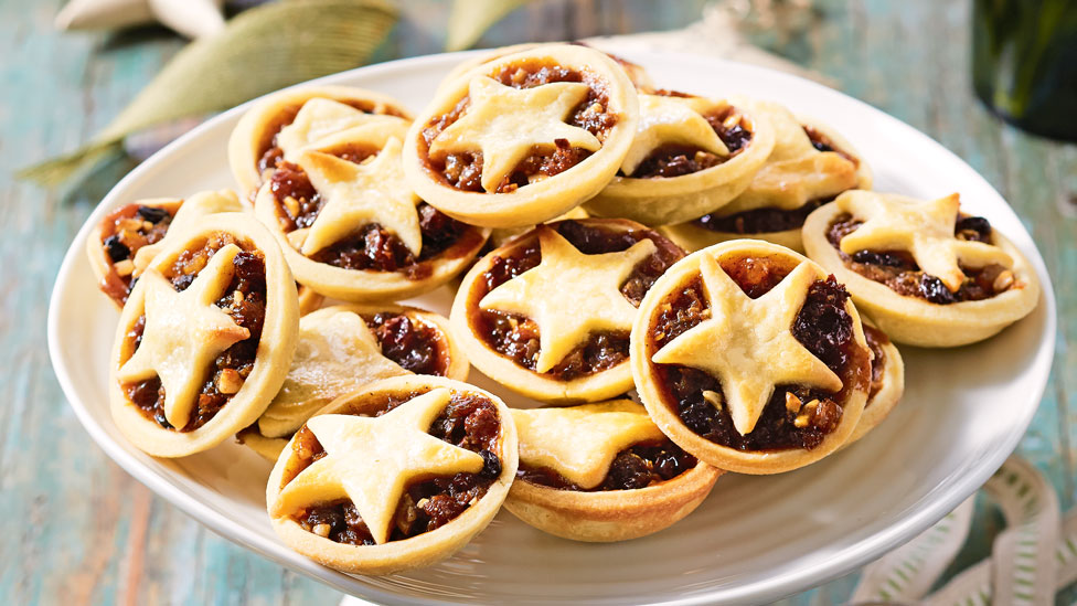 Curtis Stone's Mum's decadent fruit mince pies