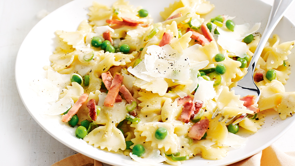 Farfalle carbonara