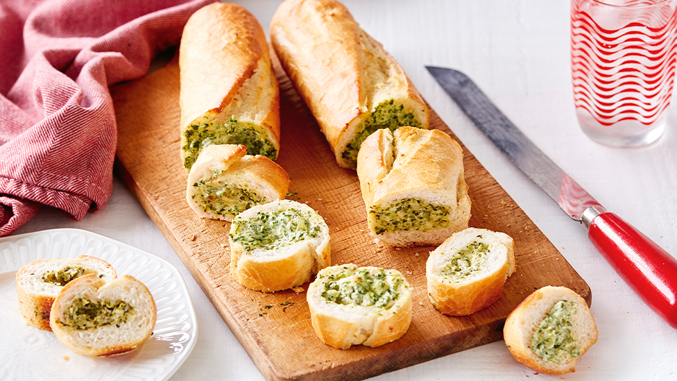 French stick spinach dip