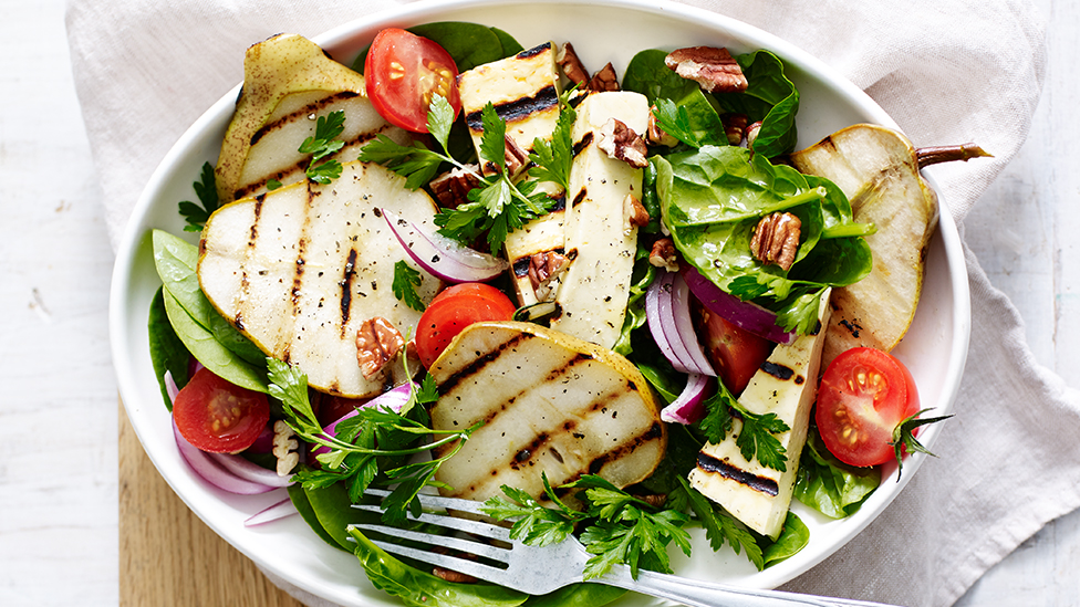 Grilled pear and haloumi salad