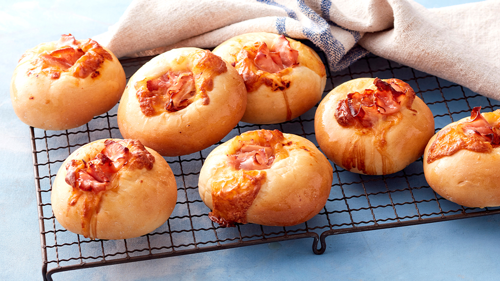 Ham and mozzarella rolls
