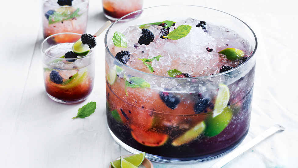 Lime and blackberry caprioska