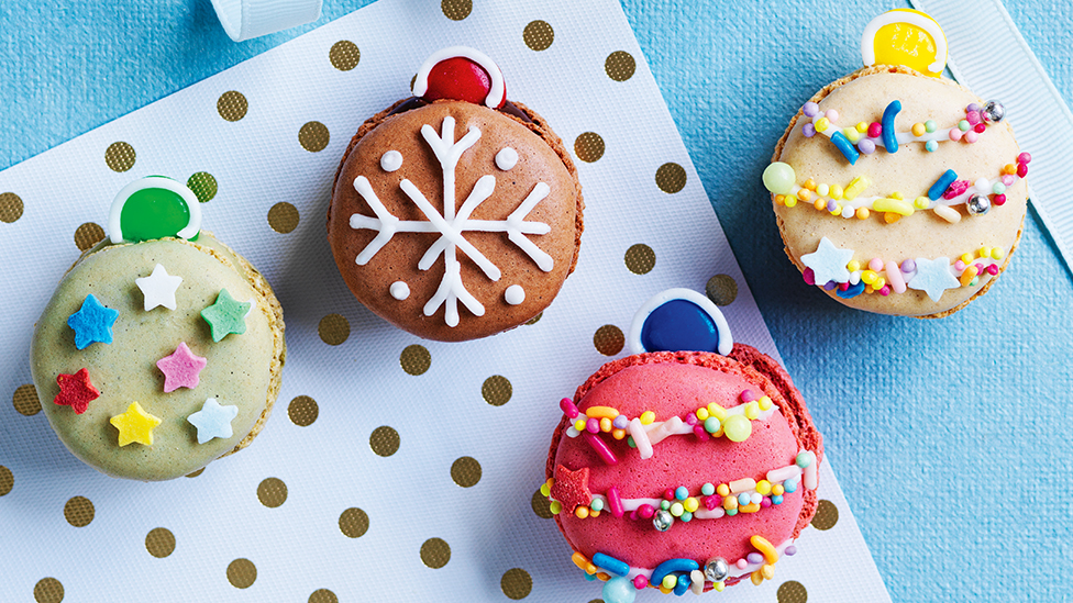 Macaron baubles