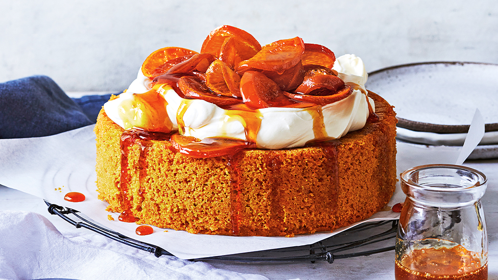 Slow cooker mandarin and almond cake