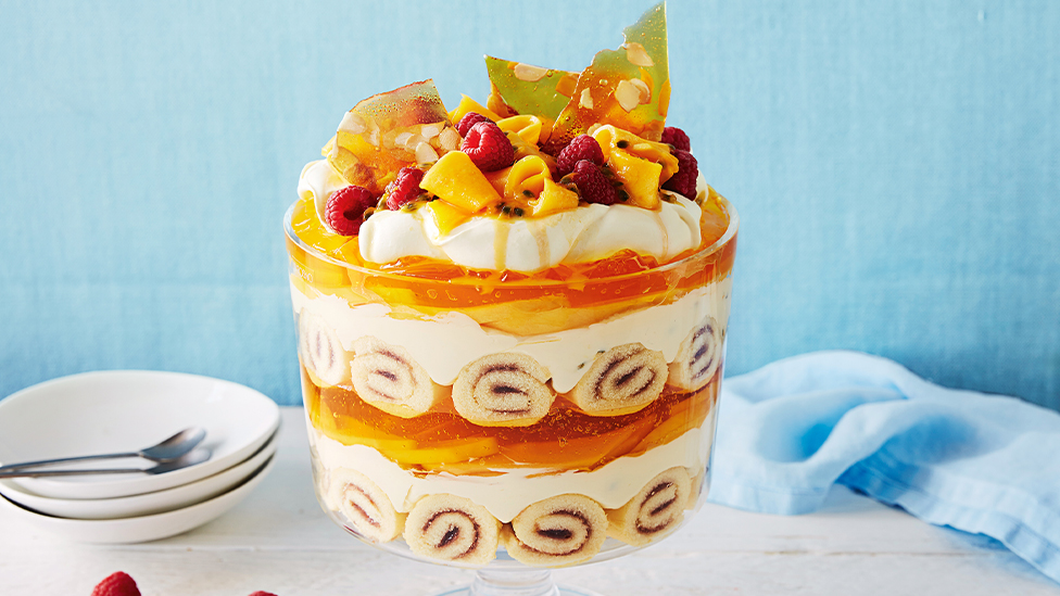 Mango and passionfruit cheesecake trifle