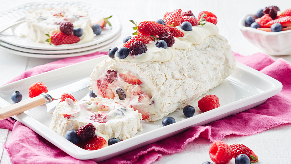 Mixed berry pavlova roll
