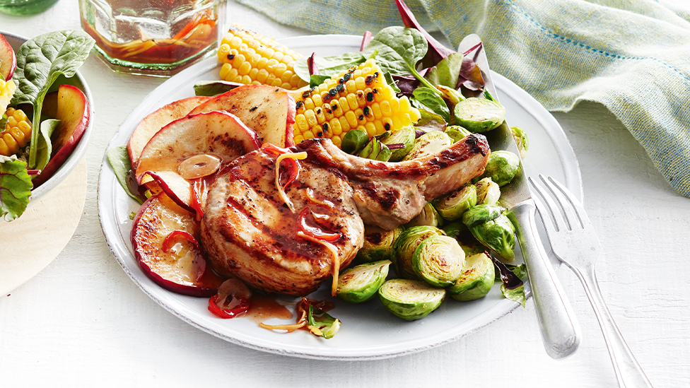 Pork cutlets with apple and plum sauce
