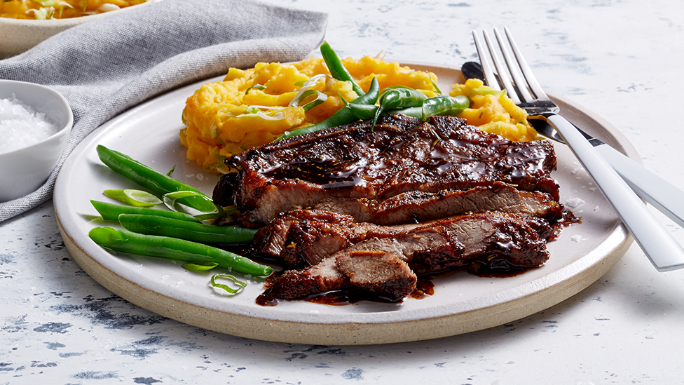 Pork cutlets with sweet and sour glaze