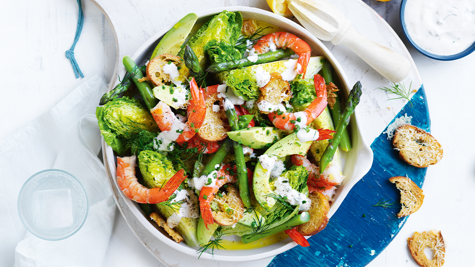Prawn and asparagus salad with yoghurt dressing