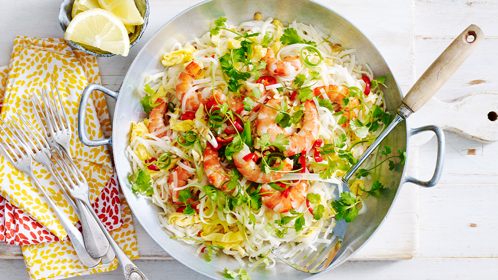 Prawn pad Thai