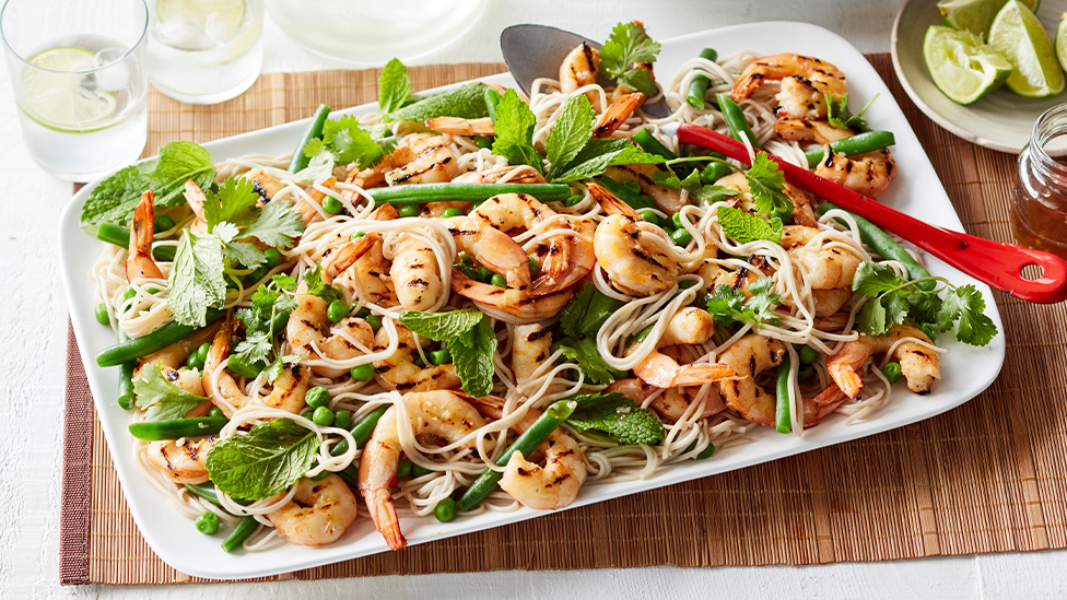 Prawns with soba noodles and beans