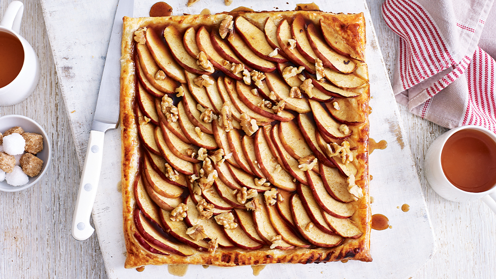 Quick caramelised apple tart