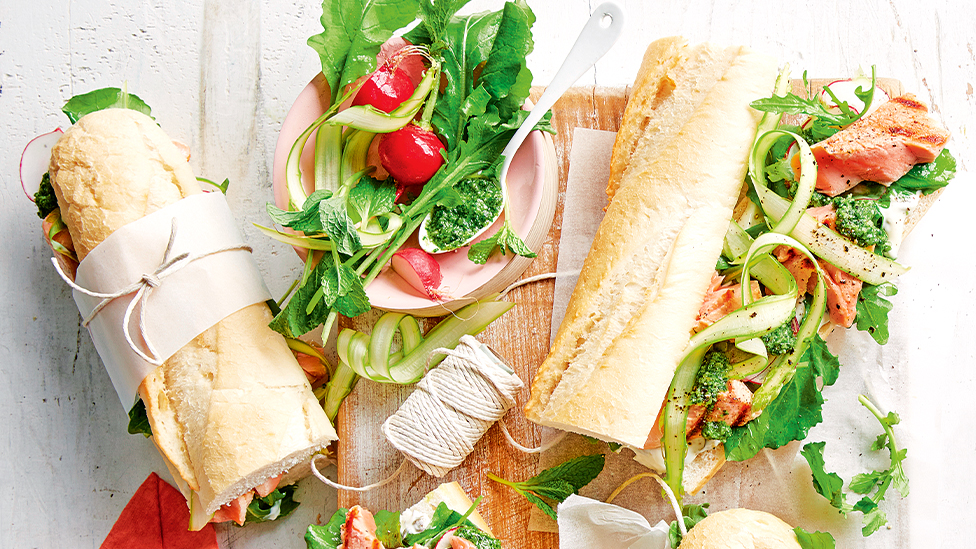 Salmon baguettes