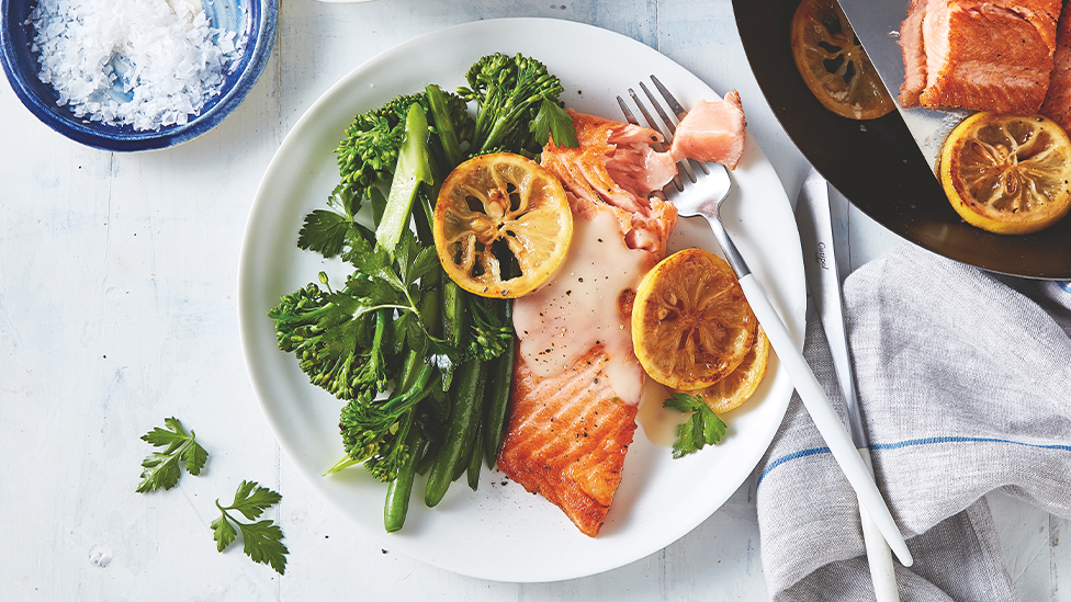 Salmon with lemon butter sauce