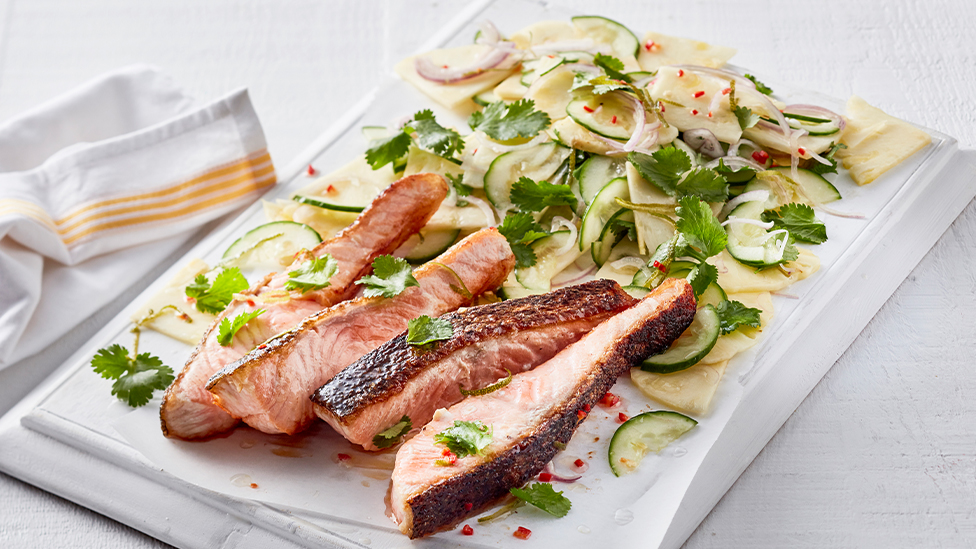 Salmon with pineapple salad