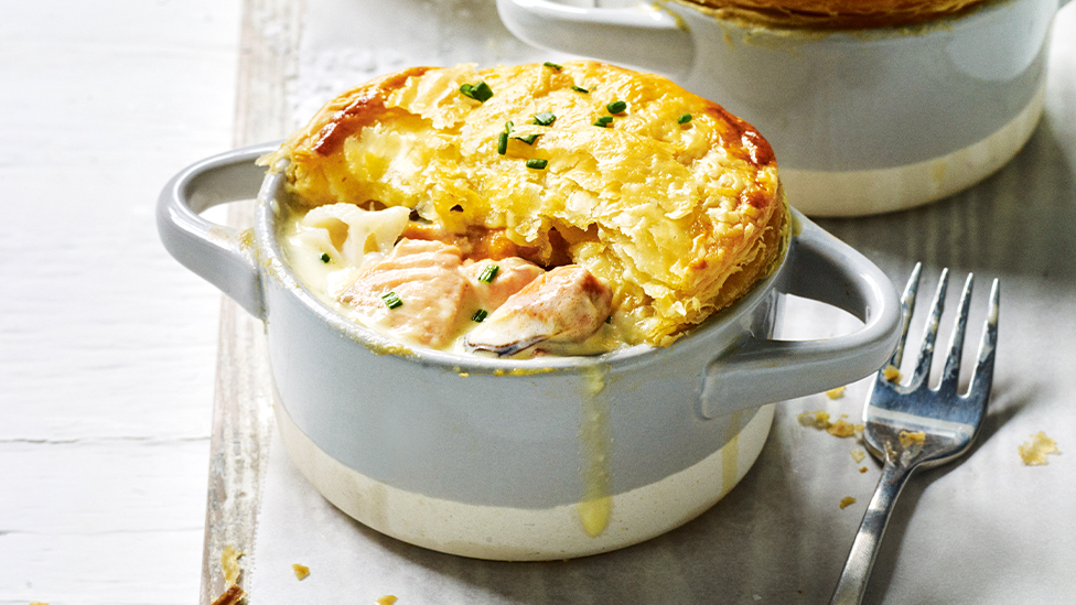 Seafood chowder pot pies