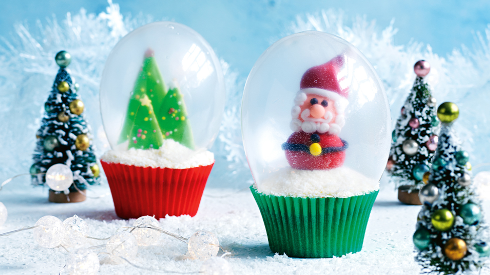 Snow globe cupcakes