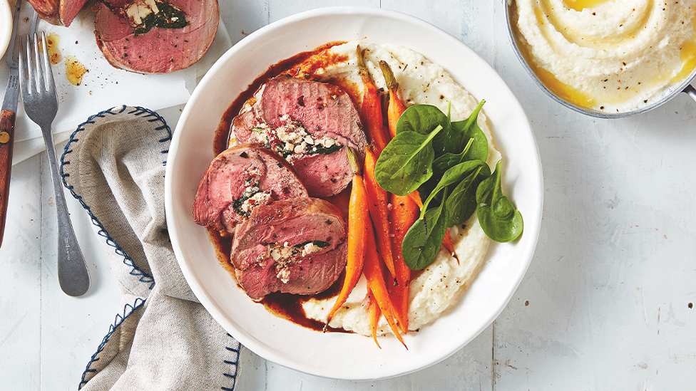 Spinach and semi-dried tomato roast lamb