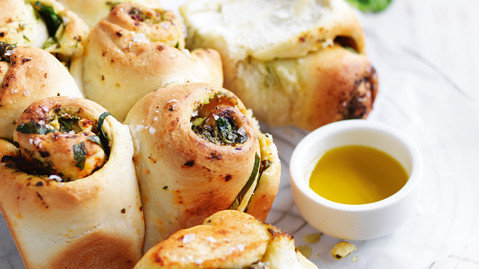 Spinach, fetta and semi-dried tomato pull-apart