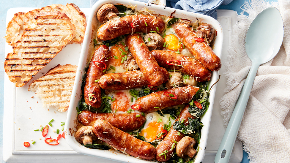 Spinach, leek and sausage bake