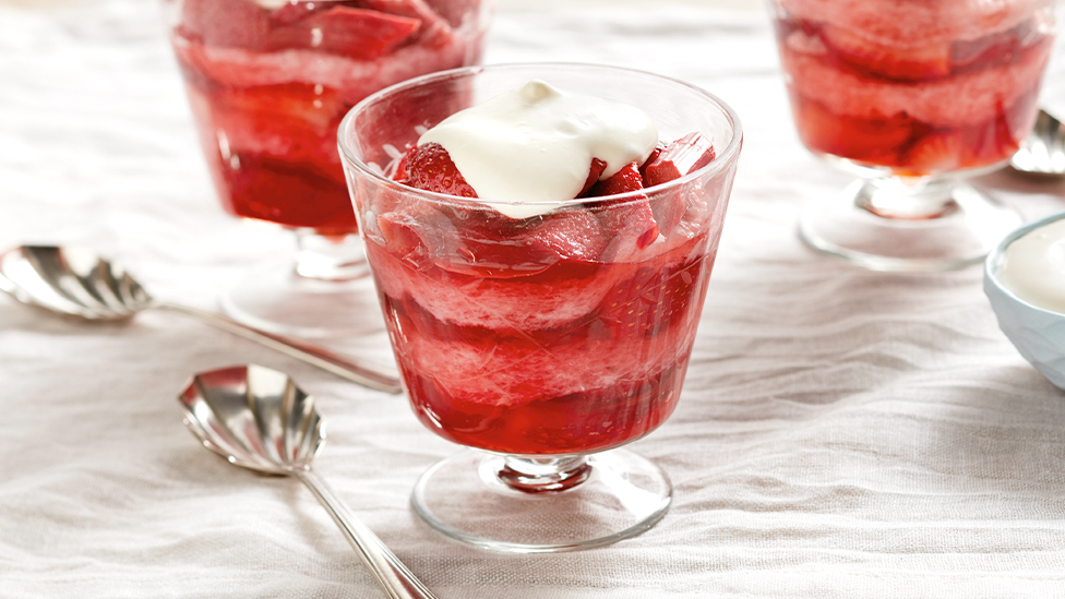 Strawberry-rhubarb spring pudding with almond cream