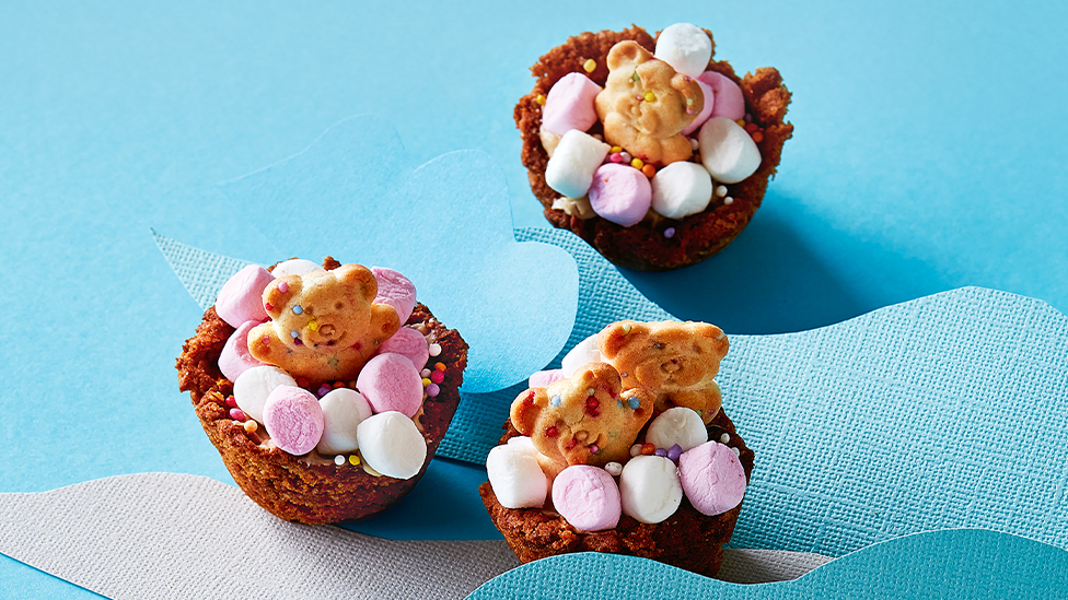 Teddy bear bubble bath tarts