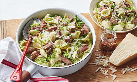 Beef pasta with broccoli pesto