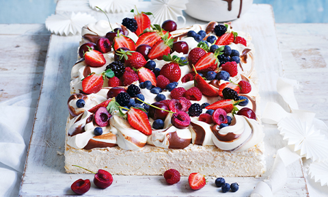 Berry ripe pavlova