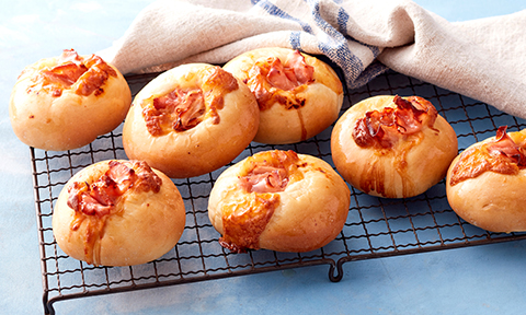 Ham and mozzarella rolls