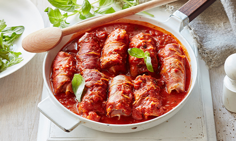 Italian-style beef rolls in tomato and basil sauce
