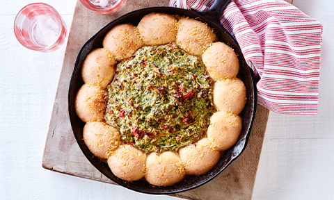 Skillet bread spinach dip