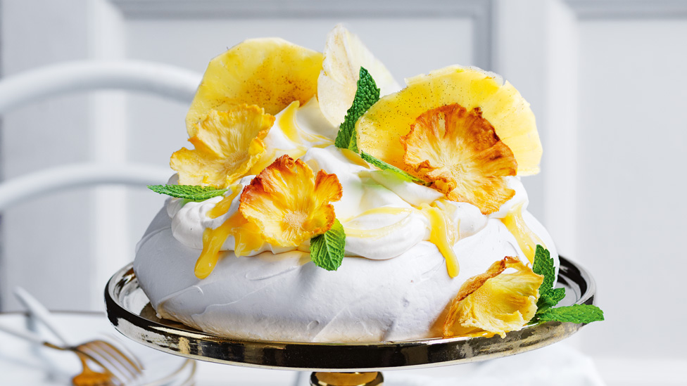 Pina colada pavlova 