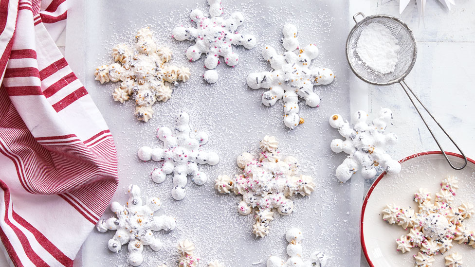 Snowflake meringue and pavlova biscuits