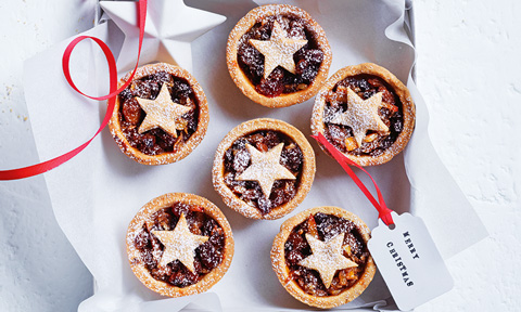 Six gingerbread mince pies shaped into stars