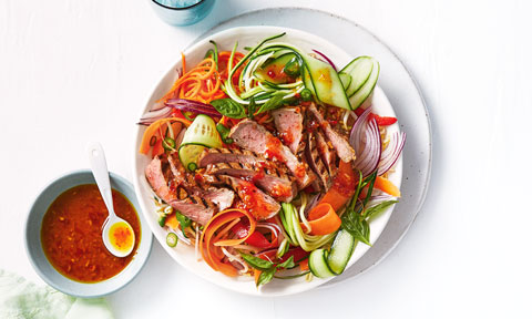 Thai beef zoodle salad served with sweet chilli sauce