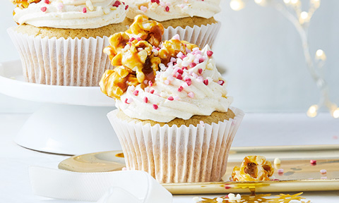 Vegan cupcakes with caramel popcorn