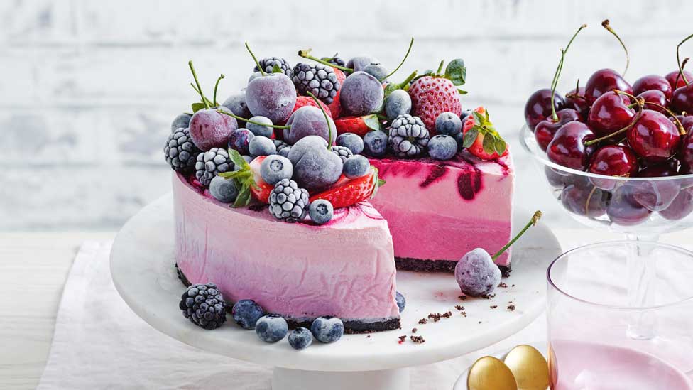 Cherry and raspberry frozen cheesecake