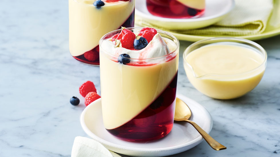 Spiced jelly and custard trifles